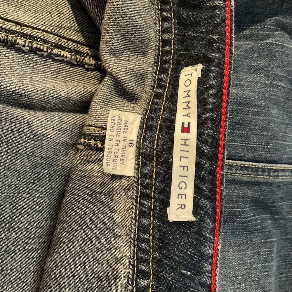 Tommy Hilfiger denim skirt with zipper. Waist 19 1/2”, length 19 1/2” - Picture 7 of 8